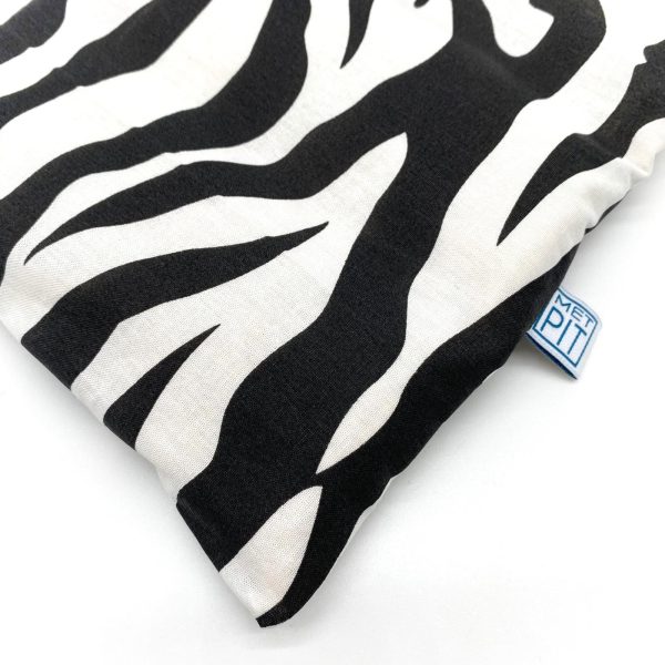 Zebra print pittenzak tarwe warmtekussen close-up